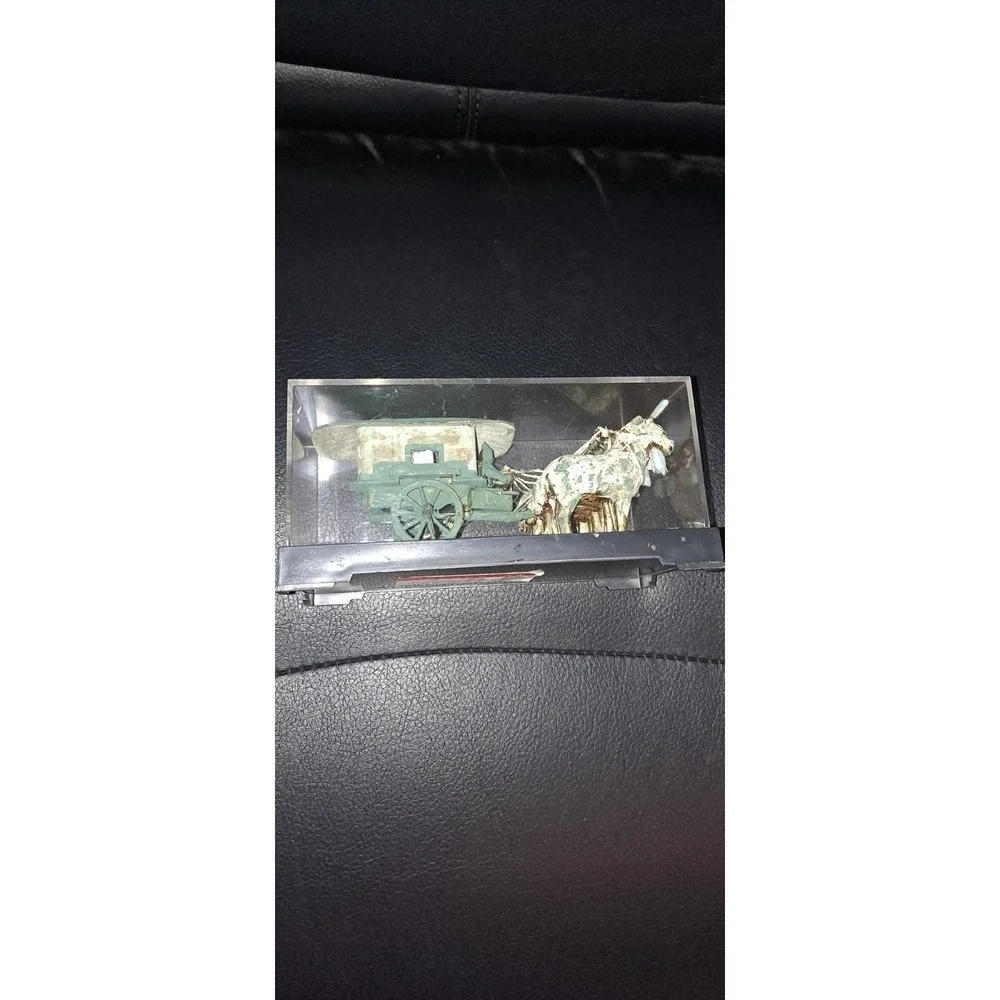 CHINESE 4 HORSE‎ DRAWN CARRIAGE IN SHOWCASE BOX  W/ MINIATURE DRIVER
